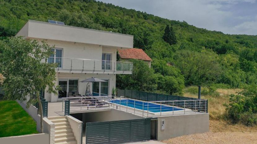 Vila Nede Ukraden. Booking