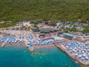 Na plaži eksplodirala ronilačka boca, dječaci teže povrijeđeni