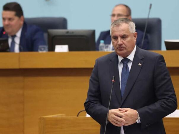 Pala Vlada RS: Usvojena ostavka Radovana Viškovića